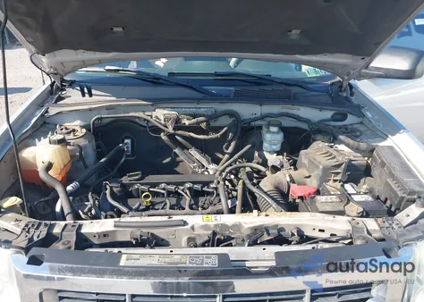 2009 Ford Escape Xlt z USA, uszkodzony, nr VIN 1FMCU93789KB40373